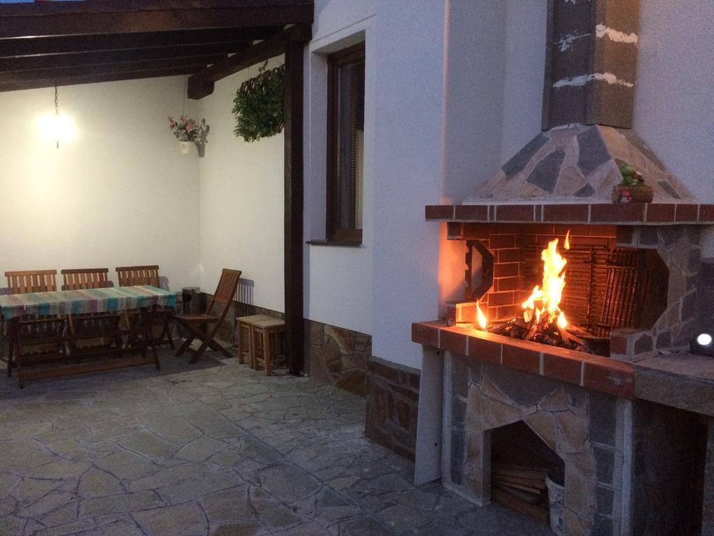 Guest House Hasiendata Pavel Banea Exterior foto